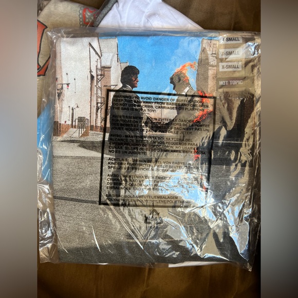 NWT Hot Topic x Pink Floyd Wish You Were Here T-Shirt Short Sleeve Shirt XS, 2X - Picture 6 of 12